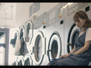 コインランドリーが登場するPV／MyDearDarlin'「青の君」