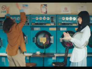 コインランドリーが出てくるミュージックビデオ／KANA-BOON「メリーゴーランド」