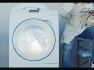 コインランドリーが出てくるミュージックビデオ／Alexandros「日々、織々」