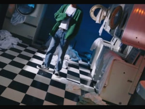 コインランドリーが出てくるミュージックビデオ／KAT-TUN「STING」